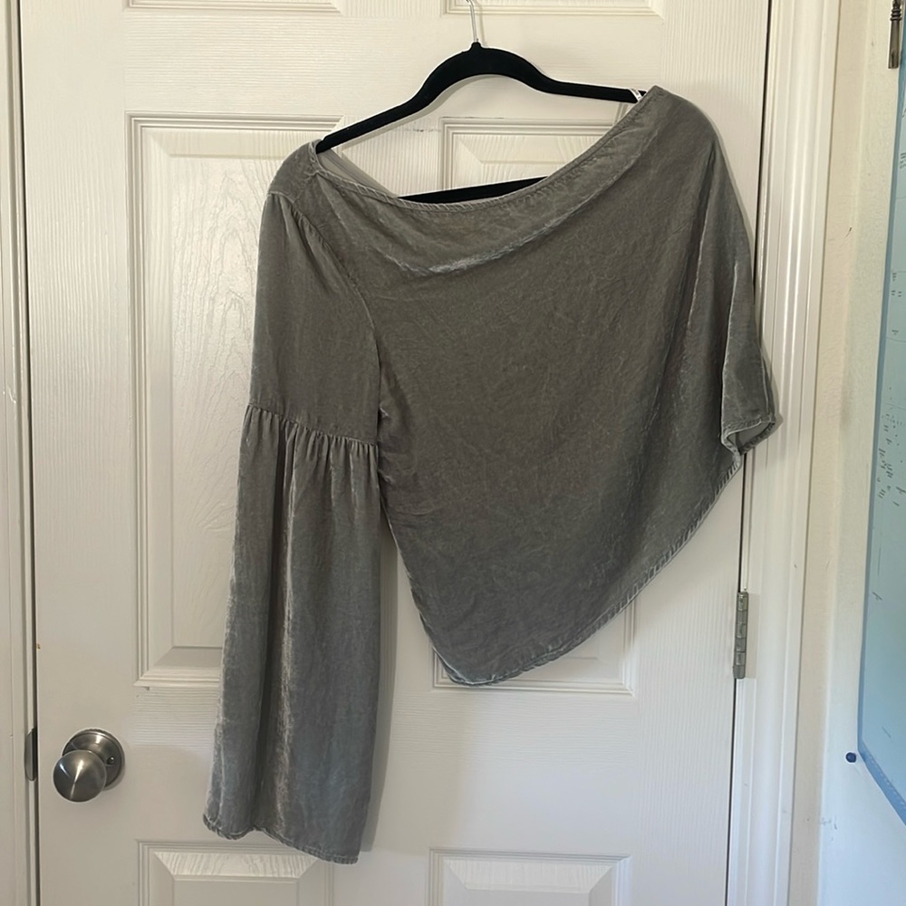 One shoulder Silk Crushed Velvet Bell Sleeve Top sz Med